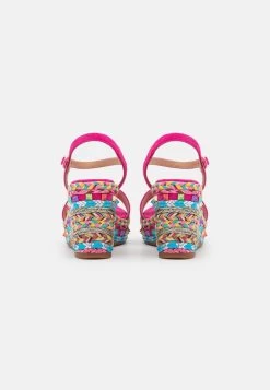 Alma En Pena Sandalen Met Plateauzool - Fuxia -Alma En Pena 01d2be088aa54df1a661b1d8499afab5