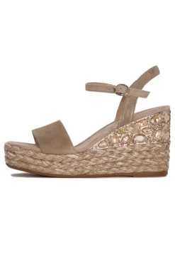 Alma En Pena Sandalen Met Sleehak - Beige