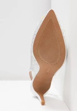 Alma En Pena Klassieke Pumps - White -Alma En Pena a906bc2f3a3e403e97ed0e5c49ae9af5